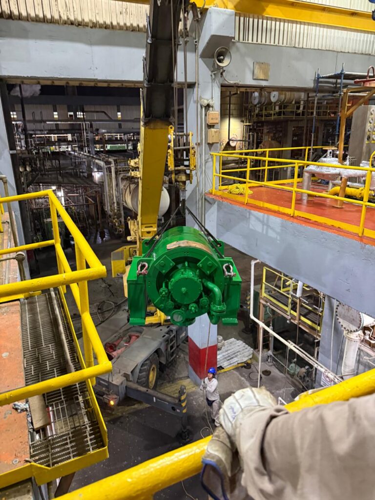 Izaje de turbocompresor con grúa — ECT