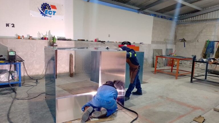 Fabricación gabinete inoxidable — ECT
