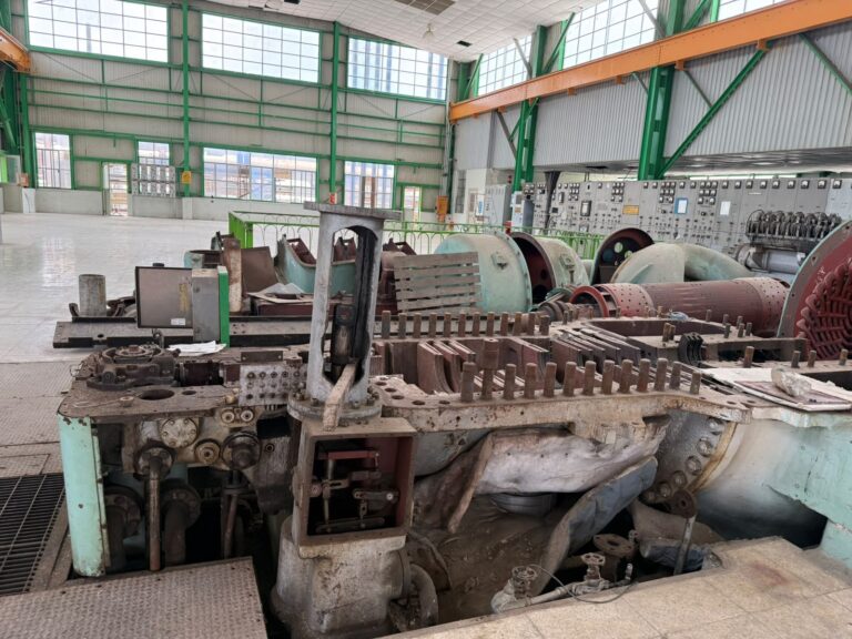 Turbogenerador desarmado — ECT